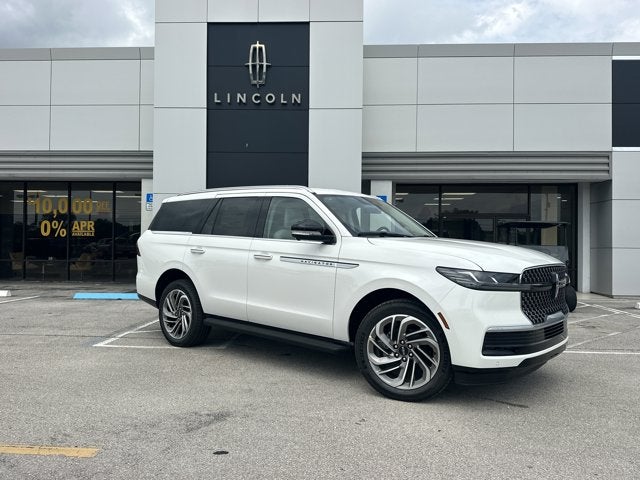 2026 Lincoln Navigator Premiere in Pristine White Metallic Tri-Coat — front three-quarter view